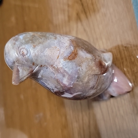 Ocean Orca Agate Chalcedony Carved Penquin Natural Gemstone 450g - 2,250 Cts - Picture 9 of 9